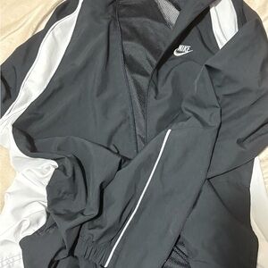 Vintage Nike Black and White Windbreaker Jacket